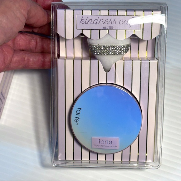 NWT Tarte Bundle Eyeshadow, Mascara, Powder, Lips - Picture 5 of 13